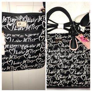 Betsey Johnson NWT handbag/ plus Lb Kim Crossbody